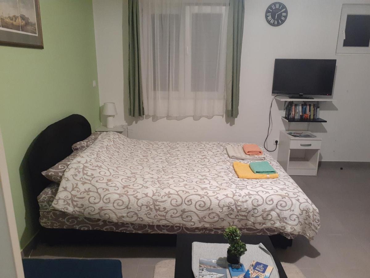 Apartmani Irena Tivat Exterior photo